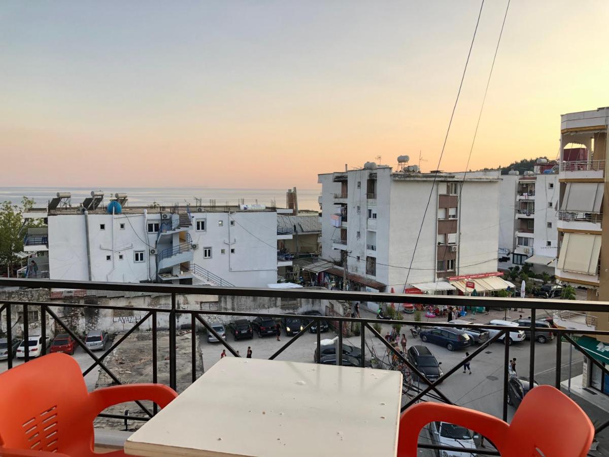 Center Hotel Pirro هيماري المظهر الخارجي الصورة