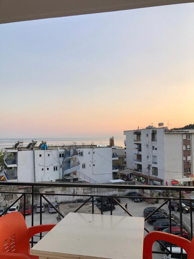 Center Hotel Pirro هيماري المظهر الخارجي الصورة