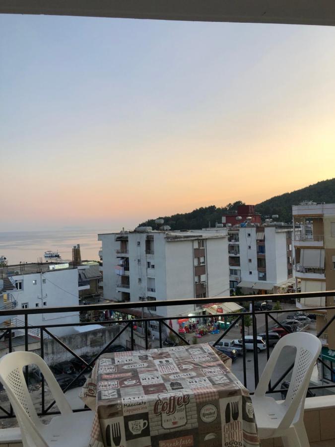 Center Hotel Pirro هيماري المظهر الخارجي الصورة