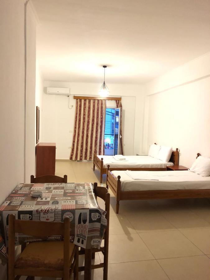 Center Hotel Pirro هيماري المظهر الخارجي الصورة