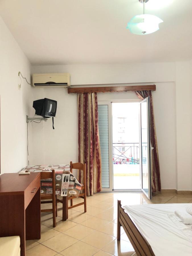 Center Hotel Pirro هيماري المظهر الخارجي الصورة