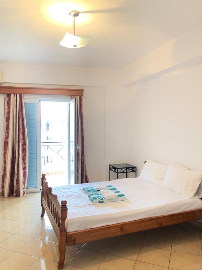 Center Hotel Pirro هيماري المظهر الخارجي الصورة