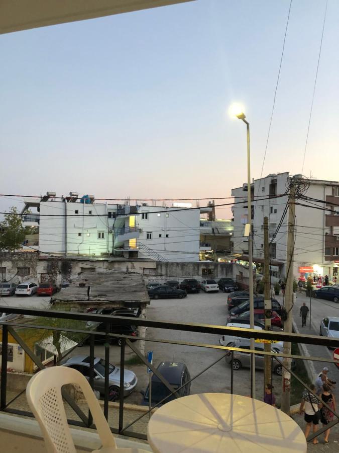 Center Hotel Pirro هيماري المظهر الخارجي الصورة
