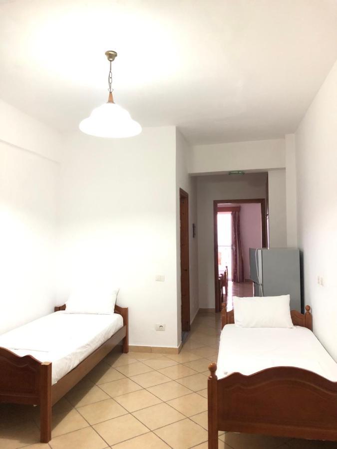 Center Hotel Pirro هيماري المظهر الخارجي الصورة