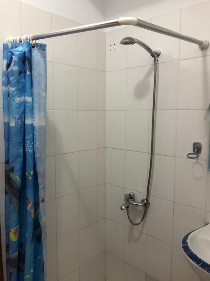 Center Hotel Pirro هيماري المظهر الخارجي الصورة