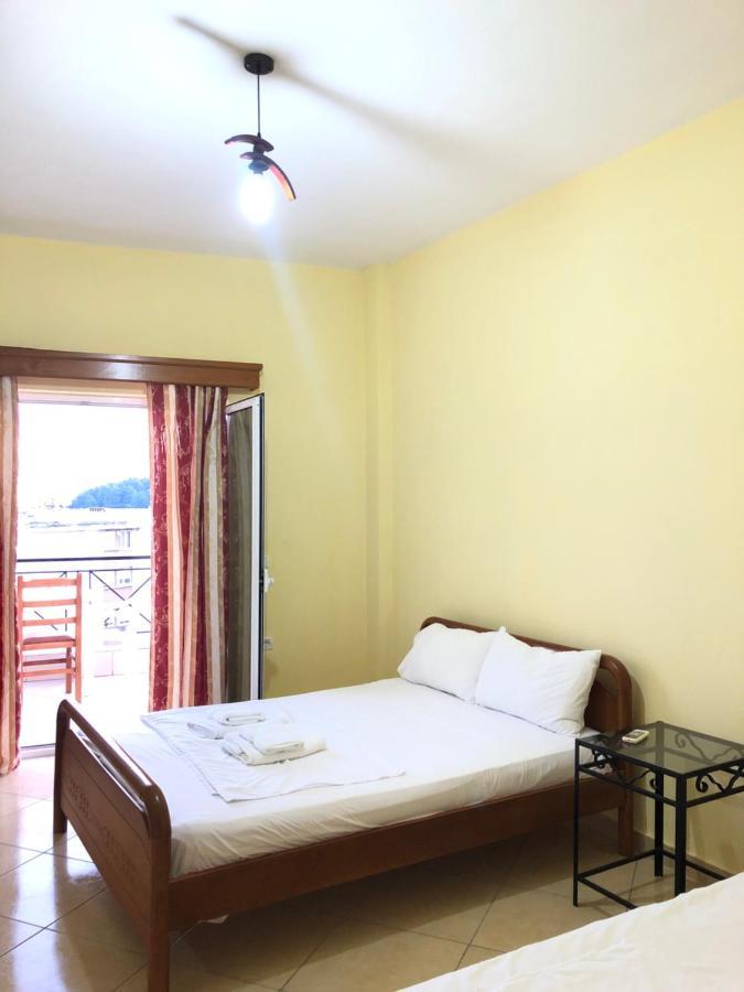 Center Hotel Pirro هيماري المظهر الخارجي الصورة